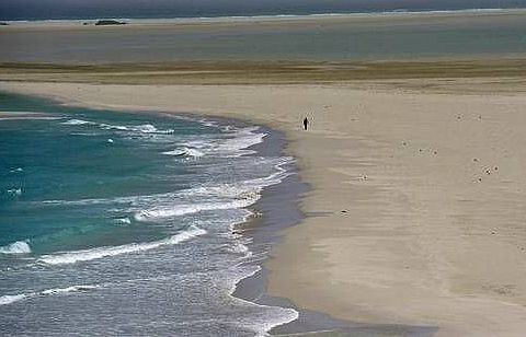 Tàu chở 55 người biến mất khỏi radar ngoài khơi Yemen