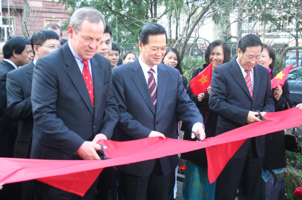 Tổng Lãnh sự quán Việt Nam tại Frankfurt Mười năm Villa Hà Nội giữa trời Âu tong lanh su quan viet nam tai frankfurt muoi nam villa ha noi giua troi au