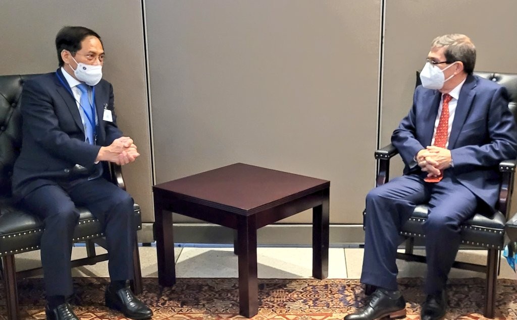 Bộ trưởng Ngoại giao Bùi Thanh Sơn gặp gỡ bên lề khóa họp Đại hội đồng Liên hợp quốc Bộ trưởng Ngoại giao Bùi Thanh Sơn gặp gỡ bên lề khóa họp Đại hội đồng Liên hợp quốc