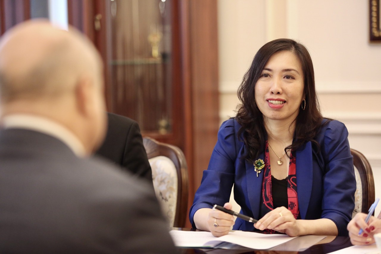 Đoàn Việt Nam do bà Lê Thị Thu Hằng, Vụ trưởng Vụ Thông tin Báo chí, Bộ Ngoại giao Việt Nam làm trưởng đoàn. Đoàn Việt Nam do bà Lê Thị Thu Hằng, Vụ trưởng Vụ Thông tin Báo chí, Bộ Ngoại giao Việt Nam làm trưởng đoàn.