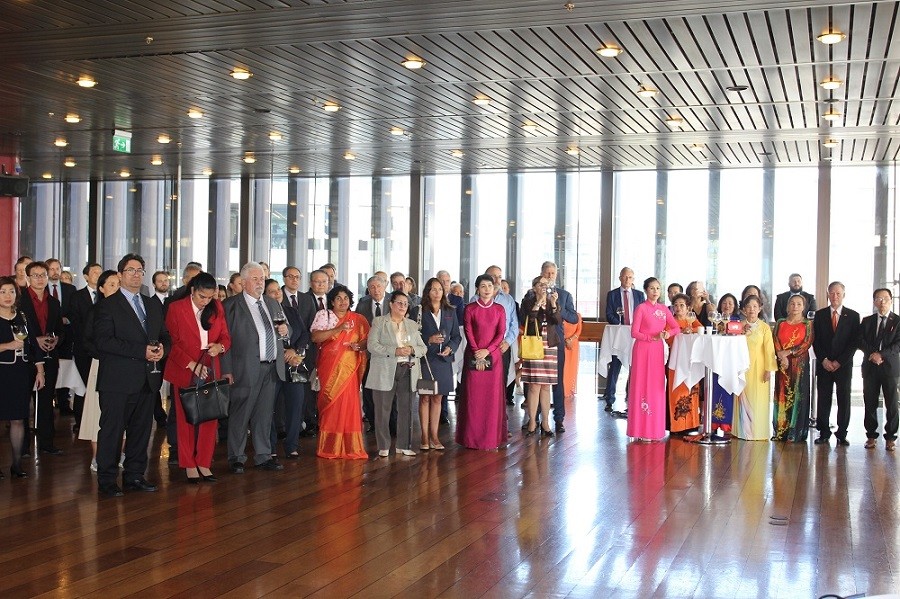 Đông đảo khách mời tham dự sự kiện. Đông đảo khách mời tham dự sự kiện.