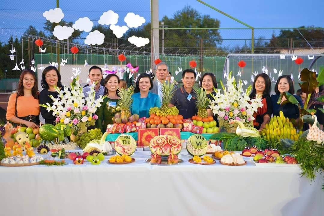 Vui đón Tết Trung thu do cộng đồng người Việt tại Hungary tổ chức