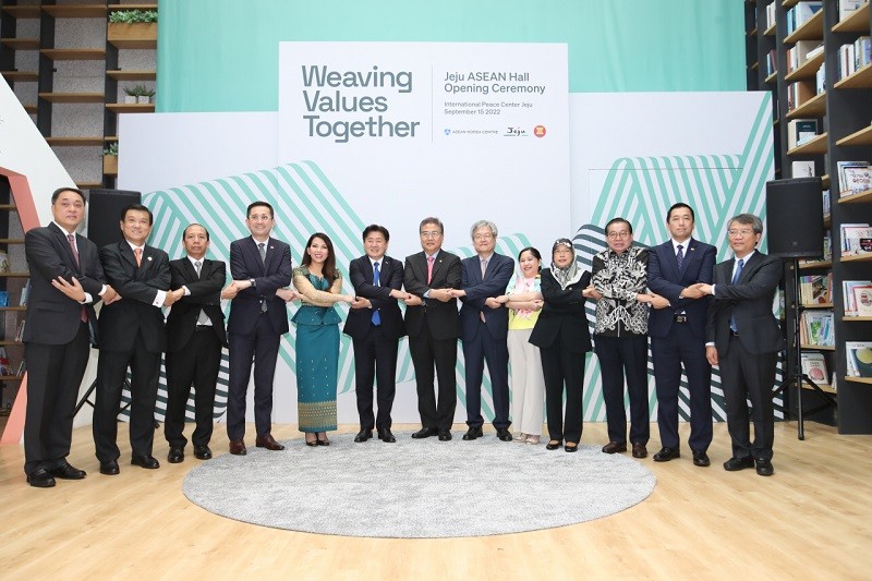 Điểm tin thế giới sáng 16/9: