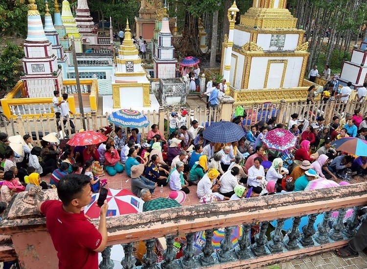 Sóc Trăng: Đồng bào Khmer rộn ràng đón lễ Senđônta