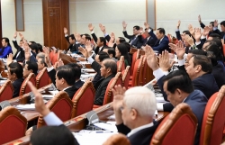 Để vơi bớt độ chênh trong công tác nhân sự…