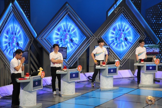 Thí sinh Đặng Lê Nguyên Vũ đoạt giải Quán quân Đường lên đỉnh Olympia năm thứ 22