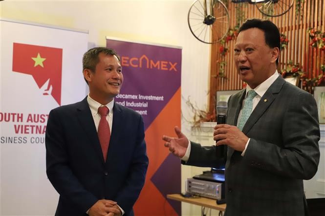 Tổng Lãnh sự Nguyễn Đăng Thắng và Chủ tịch Francis Wong tại sự kiện ra mắt Hội đồng Kinh doanh Nam Australia-Việt Nam. (Nguồn: Australia) Tổng Lãnh sự Nguyễn Đăng Thắng và Chủ tịch Francis Wong tại sự kiện ra mắt Hội đồng Kinh doanh Nam Australia-Việt Nam. (Nguồn: Australia)