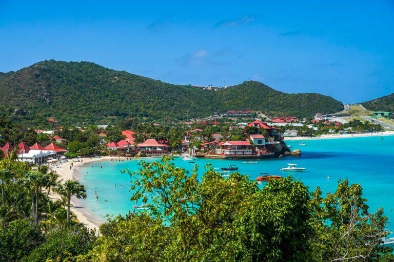 Bạn có thể chọn bay từ St. Maarten đến St. Barts trong vòng 15 phút thay vì đi phà. 