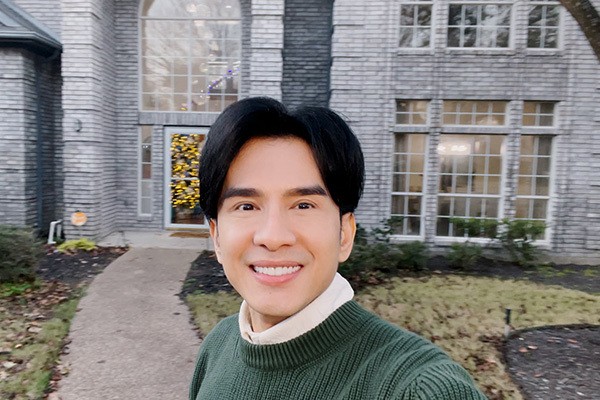 Đan Trường khoe nhà mới ở Dallas, bang Texas, Mỹ.