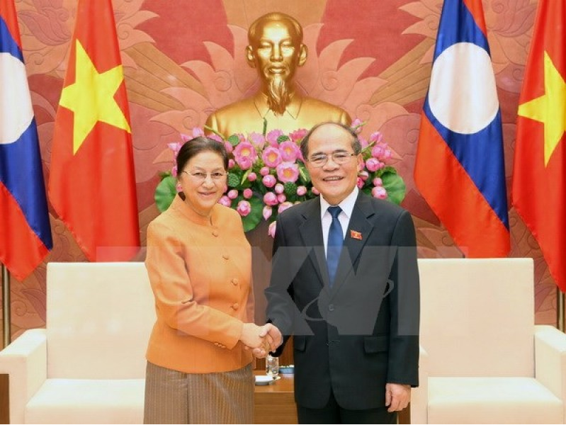 Chủ tịch Quốc hội Nguyễn Sinh Hùng tiếp Chủ tịch Quốc hội Lào