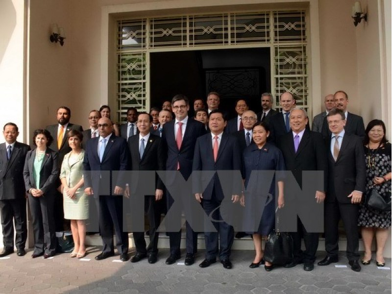 Bí thư Thành ủy TP Hồ Chí Minh tiếp Tổng Lãnh sự các nước