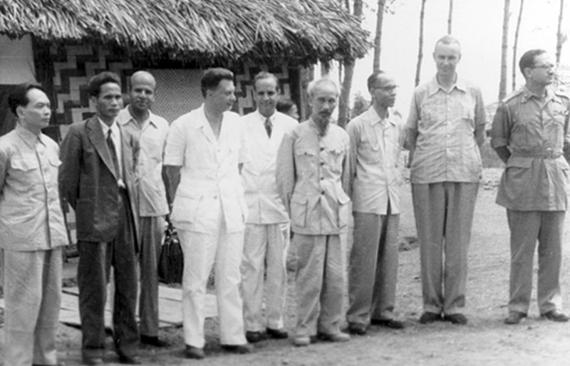 Thủ tướng Phạm Văn Đồng với ngành ngoại giao