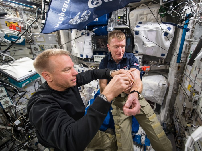 Chăm sóc y tế trên vũ trụ