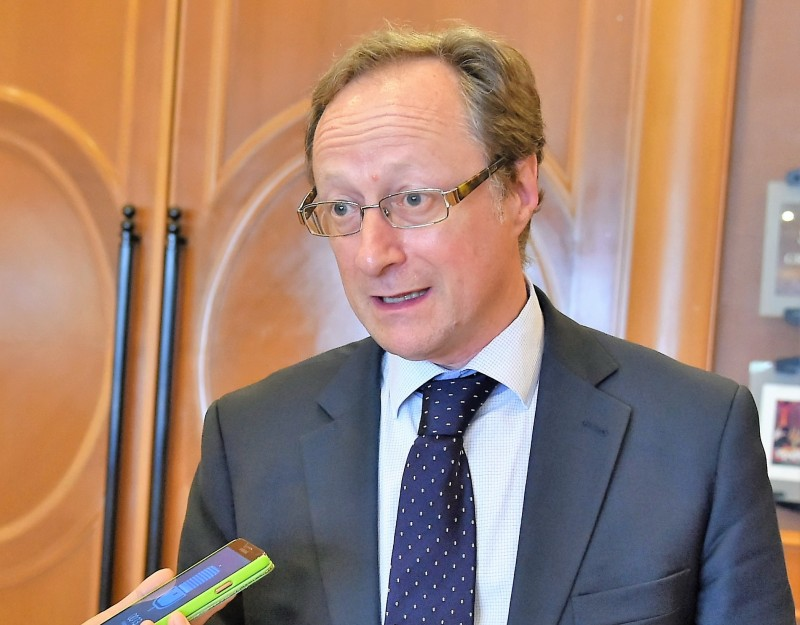 Cuộc chiến thương mại Mỹ - Trung: Việt Nam nên thận trọng trong chính sách