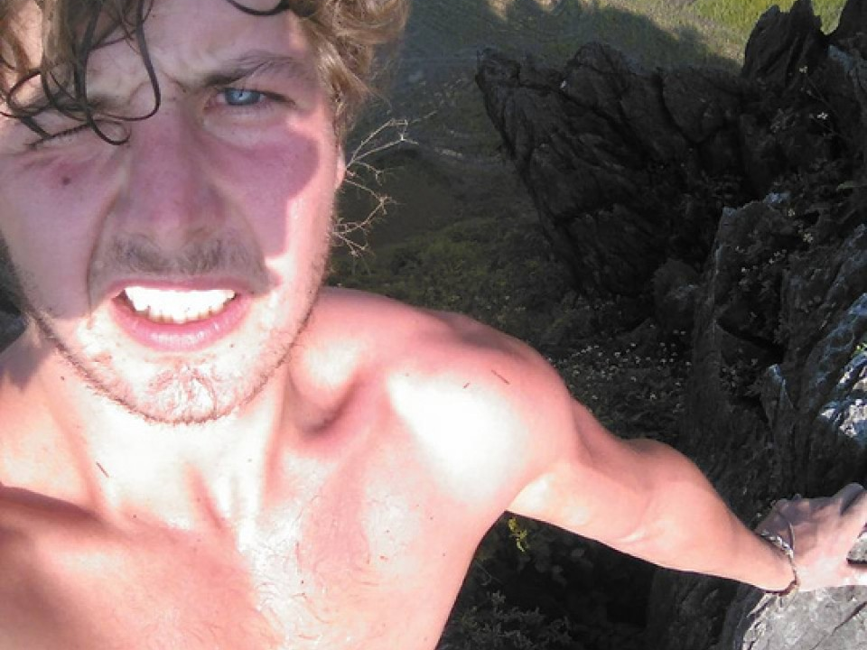 Thay đổi phương án đưa thi thể du khách Anh ra khỏi rừng