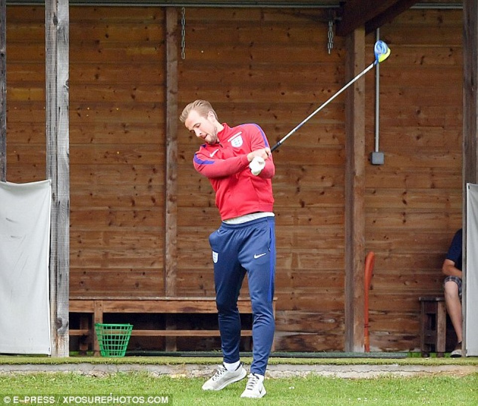 kane va vardy ru nhau thu gian sau vong bang euro