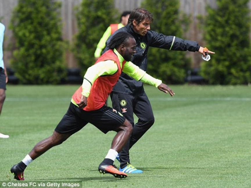 Buổi tập đầu tiên của HLV Conte tại Chelsea