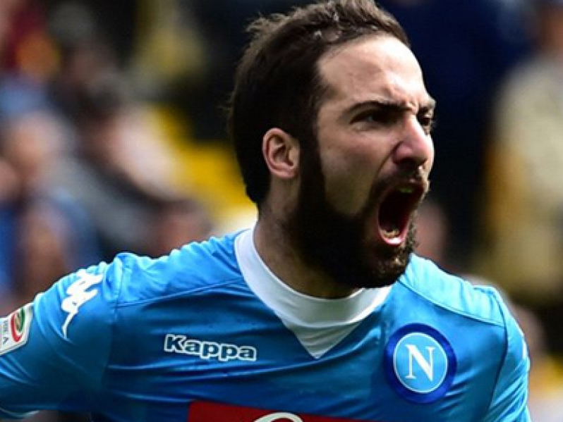 CHÍNH THỨC: Higuain đầu quân cho Juventus