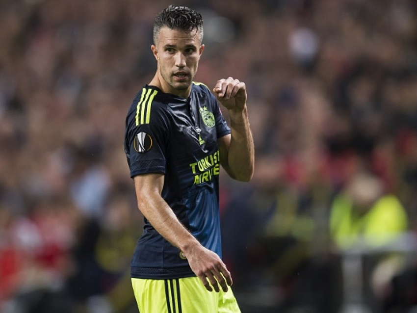 Van Persie rộng cửa trở lại Premier League