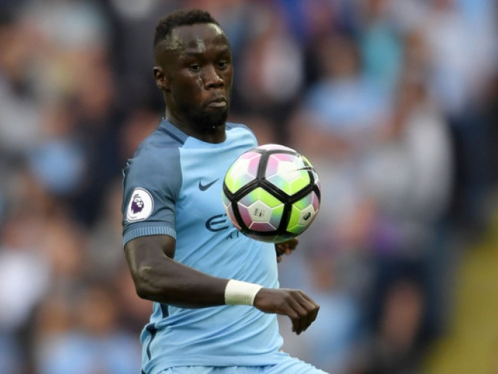 Bacary Sagna sẵn sàng ra sân ở trận derby Manchester
