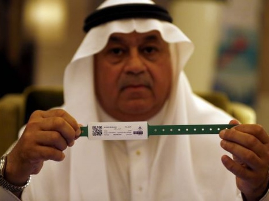 Phát vòng tay nhận dạng cho người hành hương