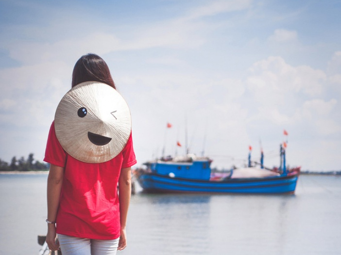 Bộ ảnh độc đáo "nhân cách hóa" nón lá Việt Nam