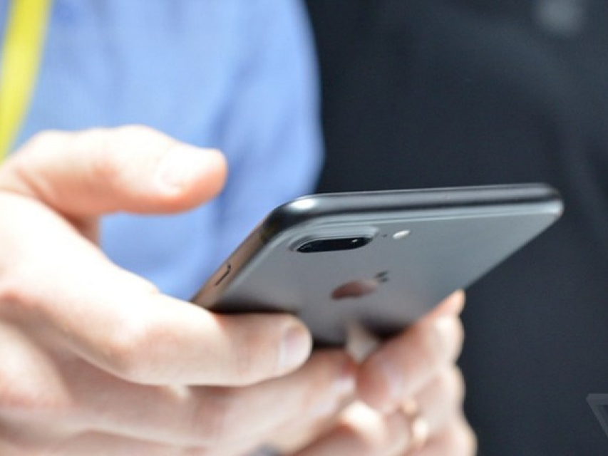 Nhiều người dùng than iPhone 7 và 6s bị lỗi khóa kích hoạt