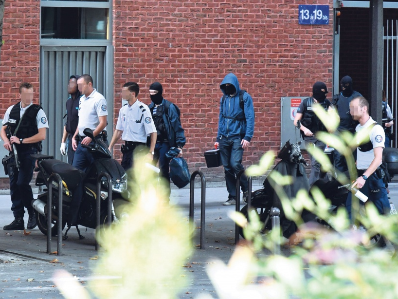 Pháp: Lập hồ sơ theo dõi 15.000 đối tượng Hồi giáo cực đoan