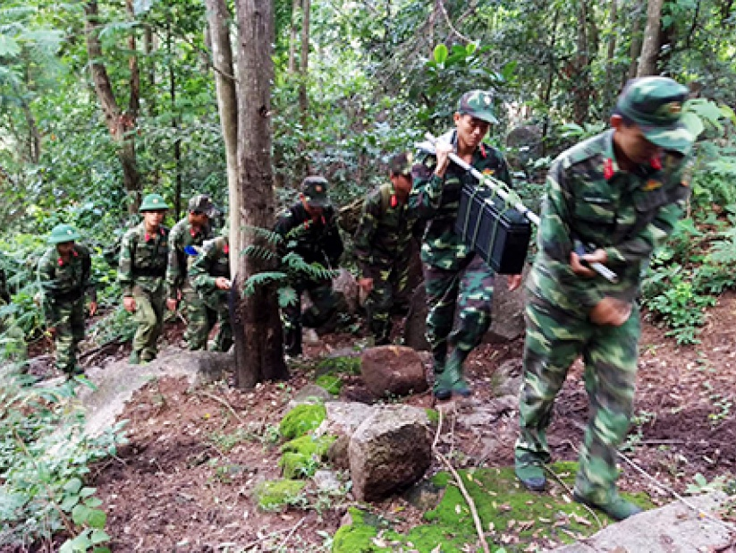 Khẩn trương xác định nguyên nhân máy bay rơi