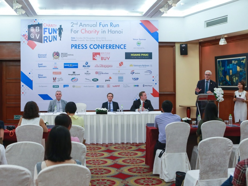 Đại sứ Anh sẽ tham gia chạy từ thiện Fun Run 2016