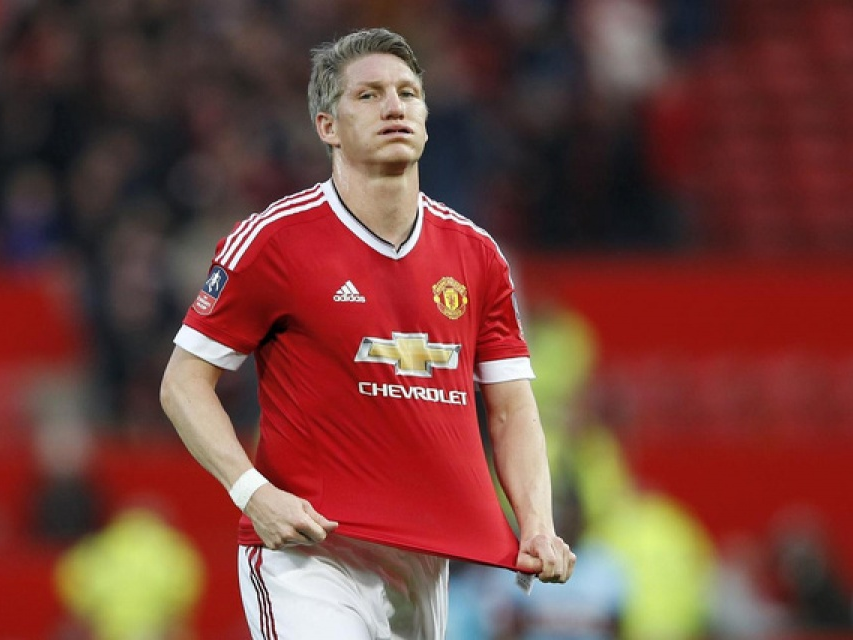 Sự phũ phàng của Mourinho với Schweinsteiger lên tới đỉnh điểm