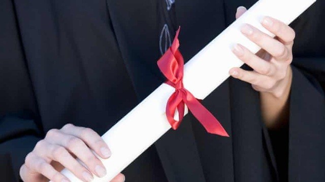 Anh: Vấn nạn gian lận bằng cấp, 85 trang web giả danh trường đại học bị gỡ