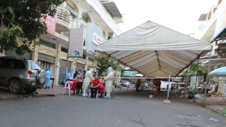 Campuchia: Nguy cơ bùng phát dịch Covid-19 ở nhiều địa phương, Sihanoukville bị ảnh hưởng nặng nề