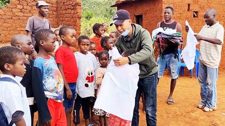 Phạm Quang Linh - Chàng trai Việt Nam làm từ thiện ở châu Phi