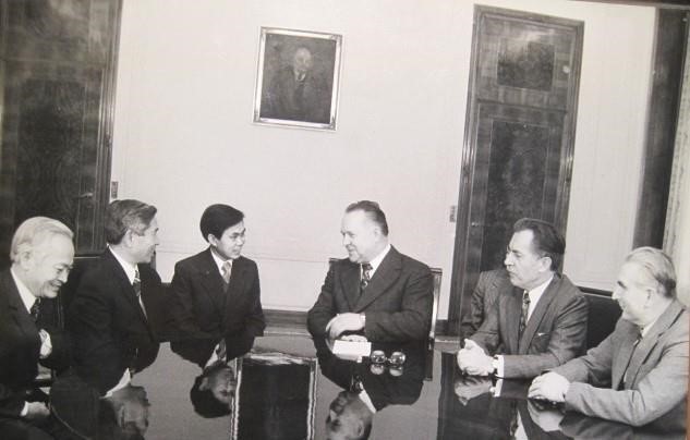 Bí thư thứ nhất Stanisław Kania tiếp Bộ trưởng Nguyễn Cơ Thạch. (Ảnh tư liệu) 