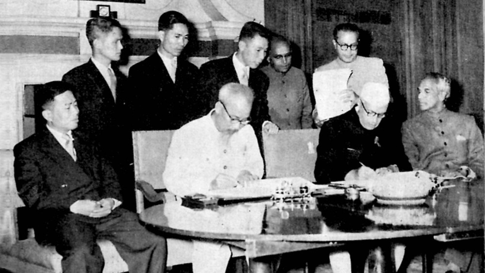 Ông Nguyễn Cơ Thạch và bản lĩnh 'ôm cả con voi khổng lồ'