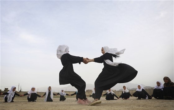 Năm 2017, 39% trẻ em gái Afghanistan biết chữ so với 20% năm 2005. (Nguồn: Abcnews) Năm 2017, 39% trẻ em gái Afghanistan biết chữ so với 20% năm 2005. (Nguồn: Abcnews)