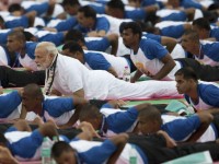 yoga cuoi bo mon co ich cho benh nhan ung thu