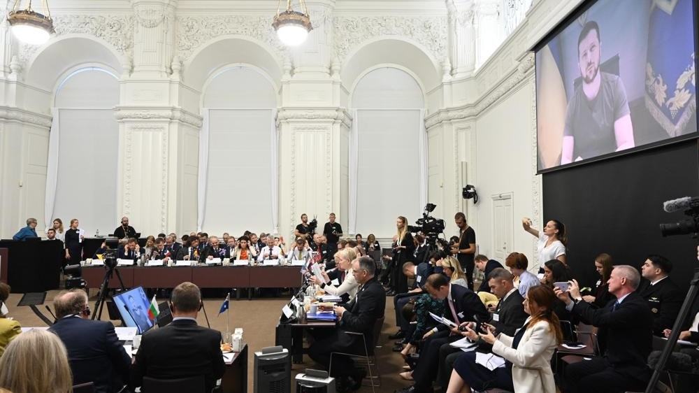 Các nước phương Tây cam kết viện trợ thêm 1,5 tỷ Euro cho Ukraine, Kiev nói gì?