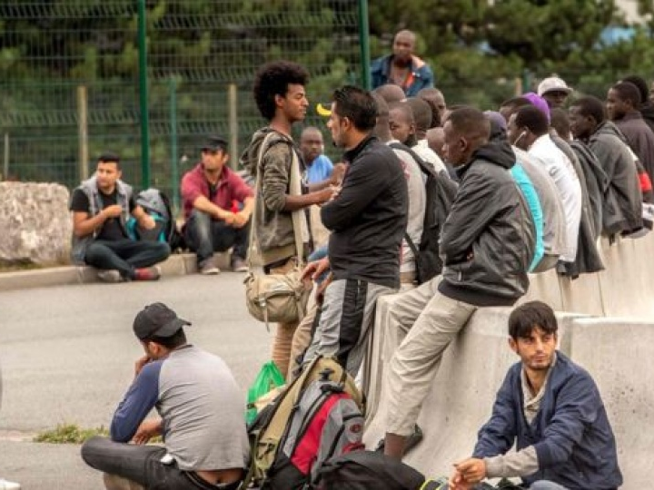 Anh chi 80 triệu Bảng tuần tra các cửa khẩu biên giới với Pháp