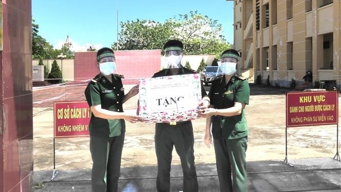 Phụ nữ Biên phòng Quảng Bình tích cực tham gia cuộc chiến chống Covid-19