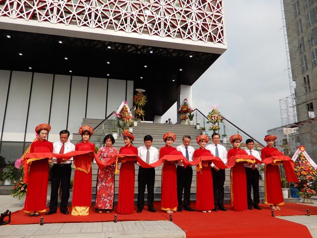 Lễ cắt băng khánh thành Nhà trưng bày Hoàng Sa. (Nguồn: VPUB) Đà Nẵng kiên quyết đấu tranh bảo vệ chủ quyền biển đảo