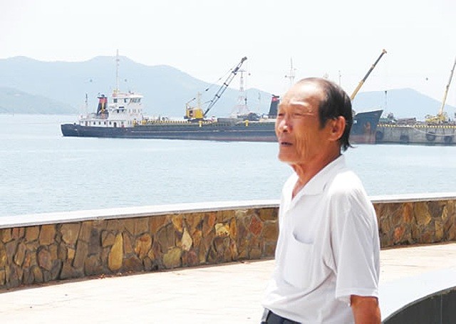Cựu chiến binh,Anh hùng Lực lượng vũ trang Nhân dân Phan Nhạn thăm lại bến K15 Đồ Sơn, Hải Phòng. Cựu chiến binh,Anh hùng Lực lượng vũ trang Nhân dân Phan Nhạn thăm lại bến K15 Đồ Sơn, Hải Phòng.