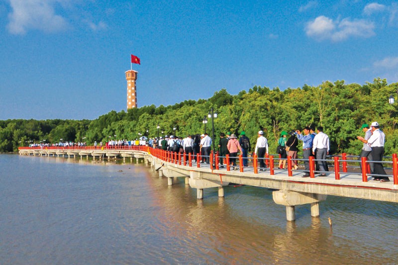 Cột cờ Hà Nội tại Mũi Cà Mau. (Ảnh: Nhật Huy) Cột cờ Hà Nội tại Mũi Cà Mau. (Ảnh: Nhật Huy)