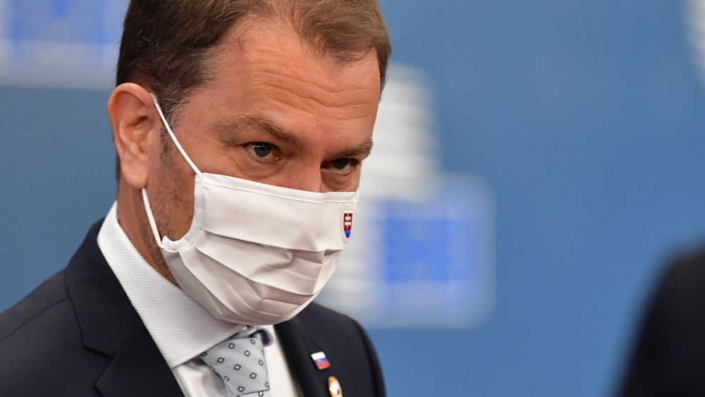 Thủ tướng Slovakia dương tính với virus SARS-CoV-2 Thủ tướng Slovakia dương tính với virus SARS-CoV-2
