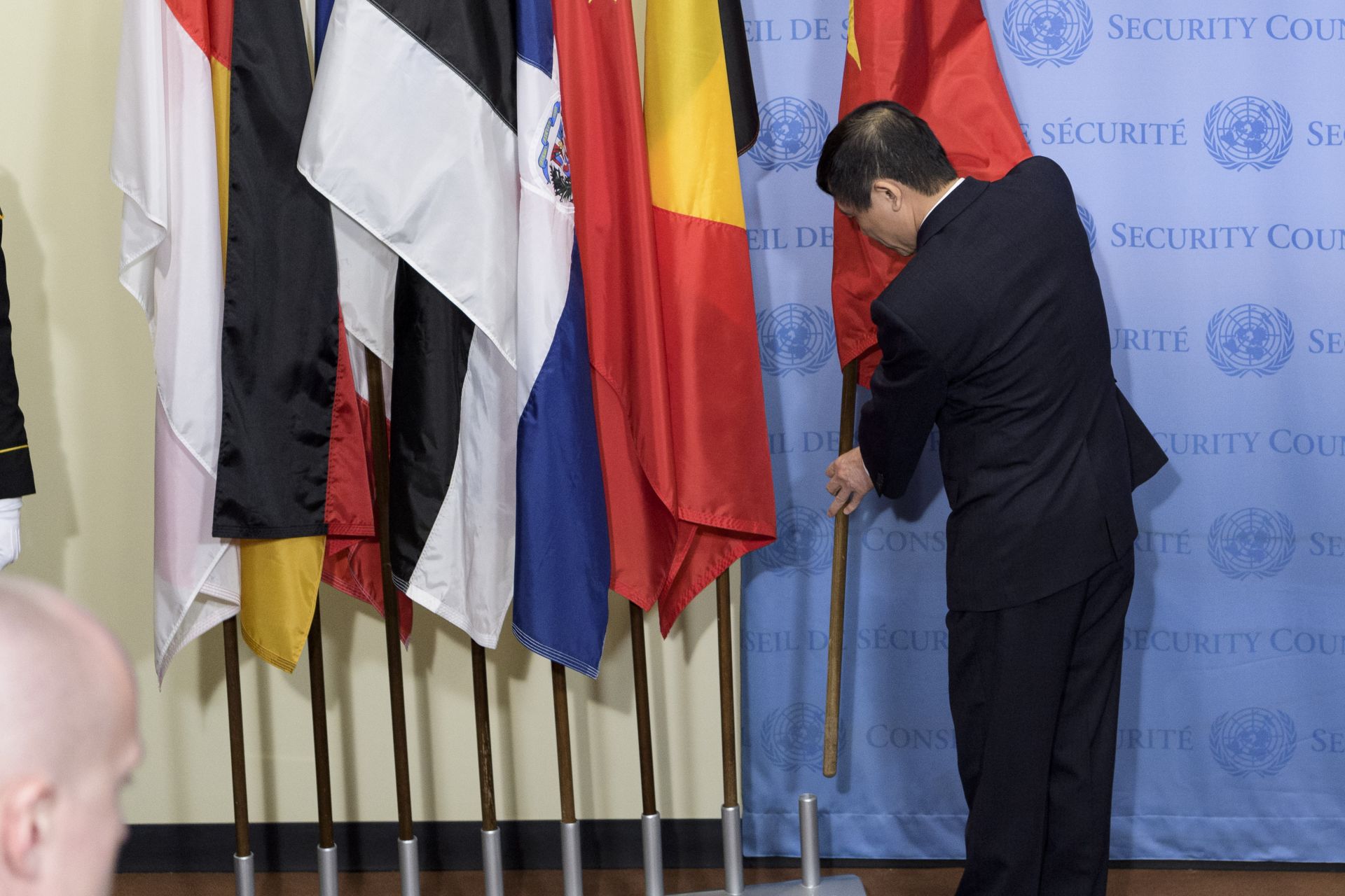 nhung hinh anh hoat dong dau tien cua viet nam tren cuong vi chu tich hoi dong bao an