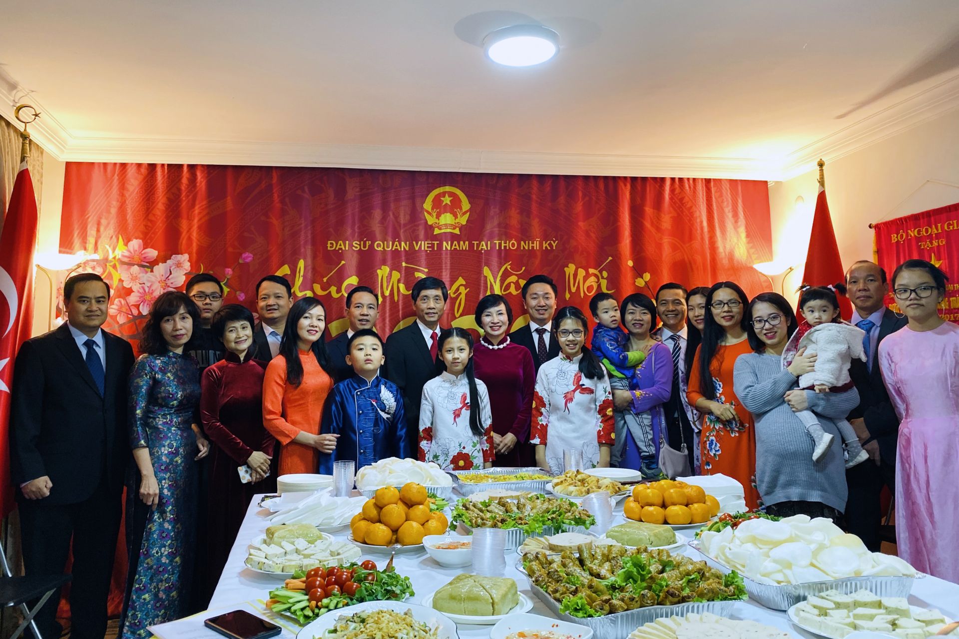 dai su quan viet nam tai tho nhi ky to chuc tet cong dong 2020