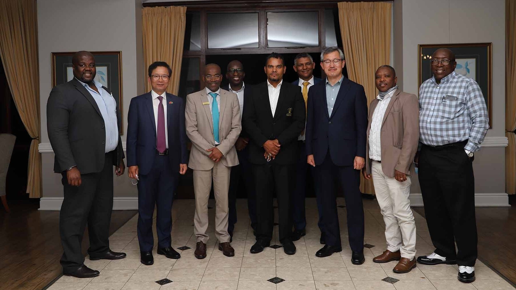 Đại sứ Hoàng Văn Lợi thăm và làm việc tại tỉnh Western Cape, Nam Phi