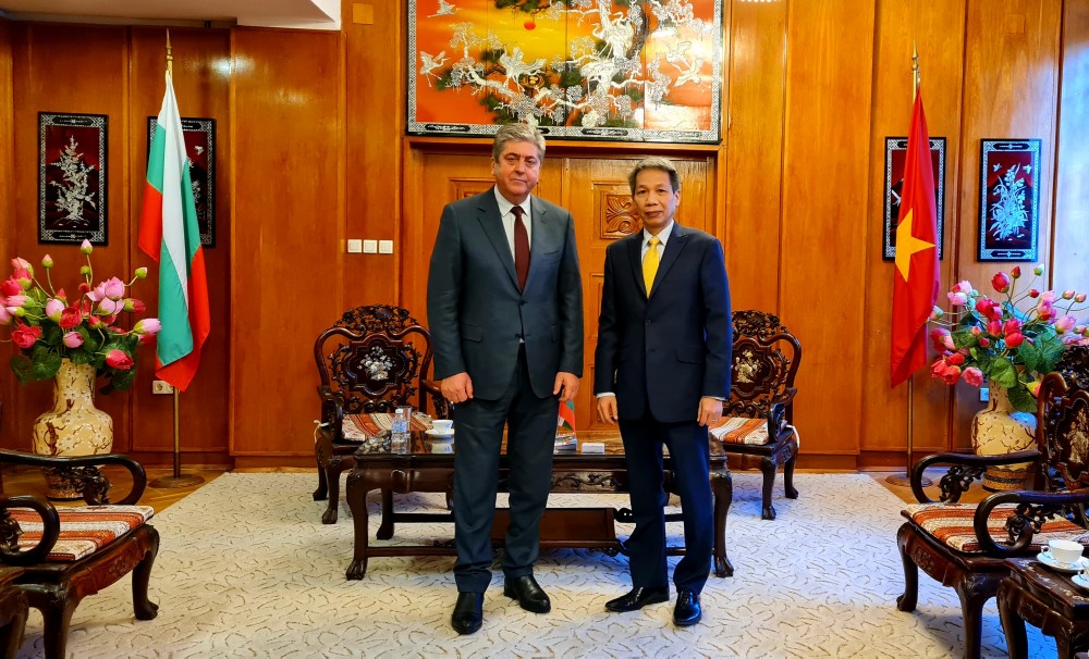 Đại sứ Đoàn Tuấn Linh đã có buổi làm việc với cựu Tổng thống Cộng hòa Bulgaria Georgi Parvanov Đại sứ Đoàn Tuấn Linh đã có buổi làm việc với cựu Tổng thống Cộng hòa Bulgaria Georgi Parvanov