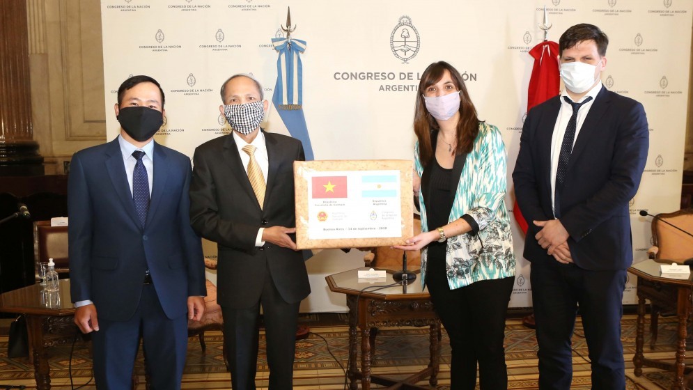 Đại sứ Đặng Xuân Dũng: ‘Mất mùa’ ở Argentina và những kỷ niệm không thể quên